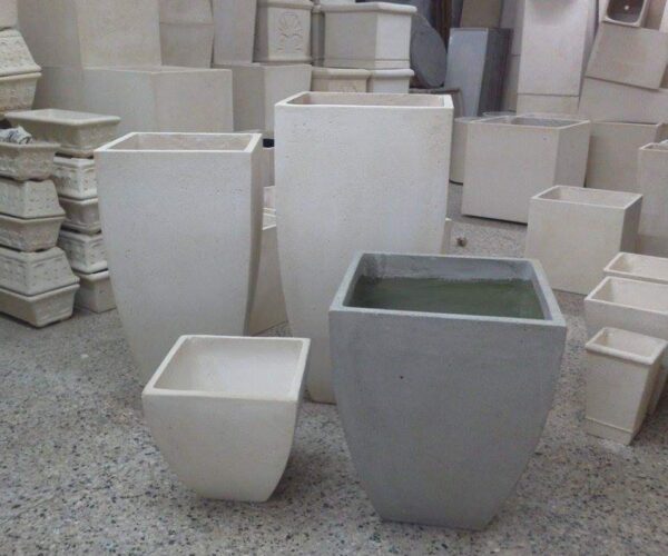 Maceta piramidal curva 30x30cm